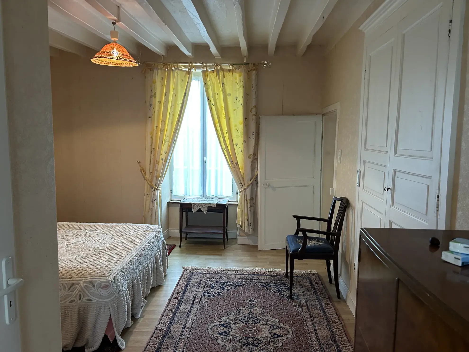 Très belle propriété avec gîte, dépendances et grandes pièces près du Morvan à Varzy 