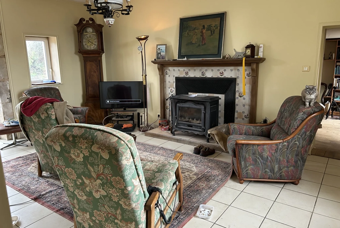 Très belle propriété avec gîte, dépendances et grandes pièces près du Morvan à Varzy 