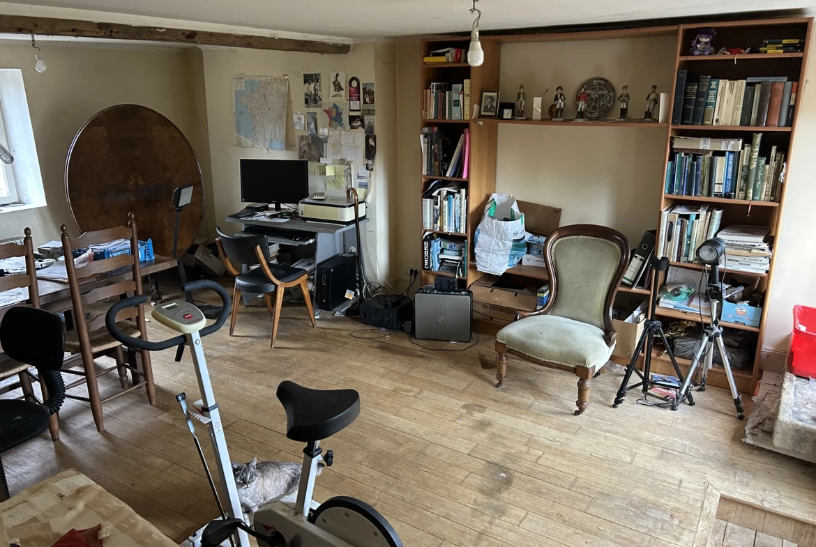 Très belle propriété avec gîte, dépendances et grandes pièces près du Morvan à Varzy 
