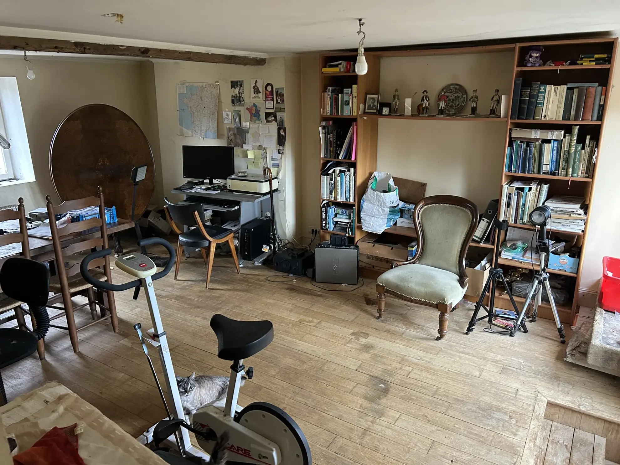 Très belle propriété avec gîte, dépendances et grandes pièces près du Morvan à Varzy 