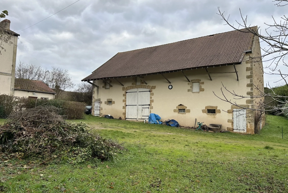 Très belle propriété avec gîte, dépendances et grandes pièces près du Morvan à Varzy 