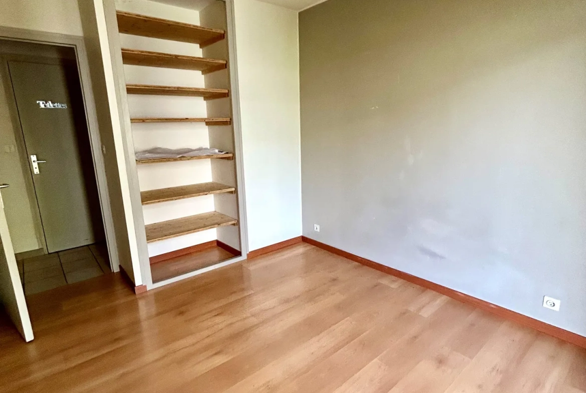 Appartement de 49m² à Thonon-les-Bains près de la gare avec balcons et stationnement 