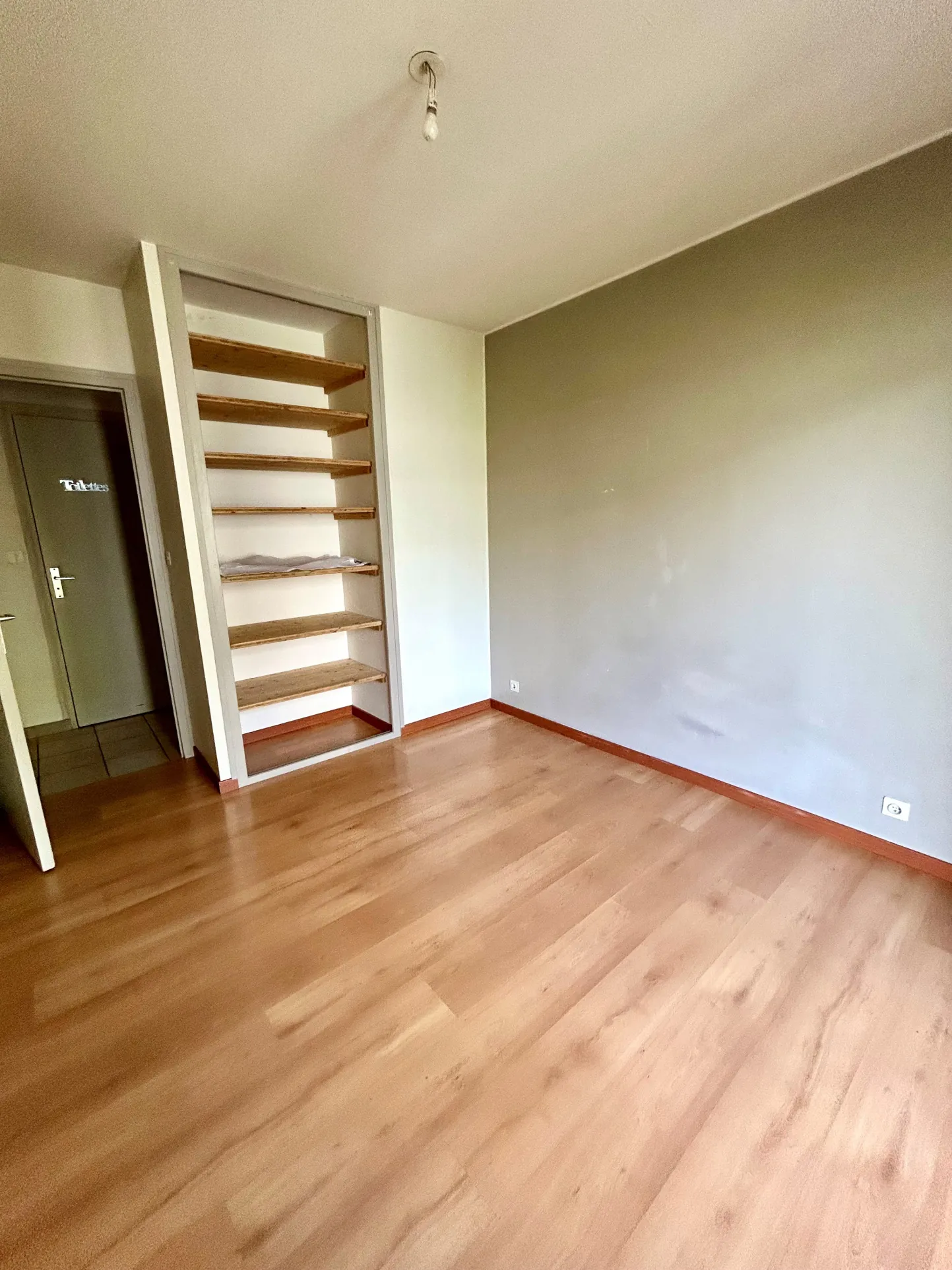Appartement de 49m² à Thonon-les-Bains près de la gare avec balcons et stationnement 