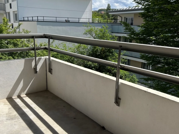 Appartement de 49m² à Thonon-les-Bains près de la gare avec balcons et stationnement