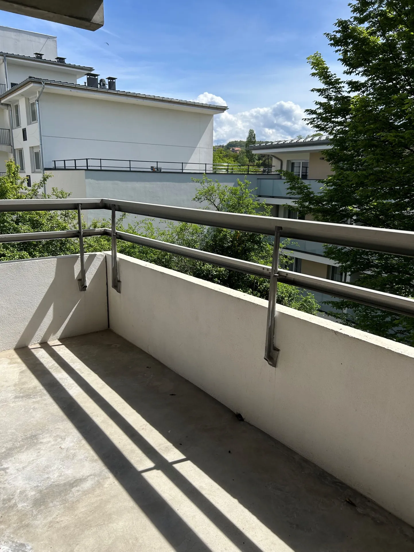 Appartement de 49m² à Thonon-les-Bains près de la gare avec balcons et stationnement 