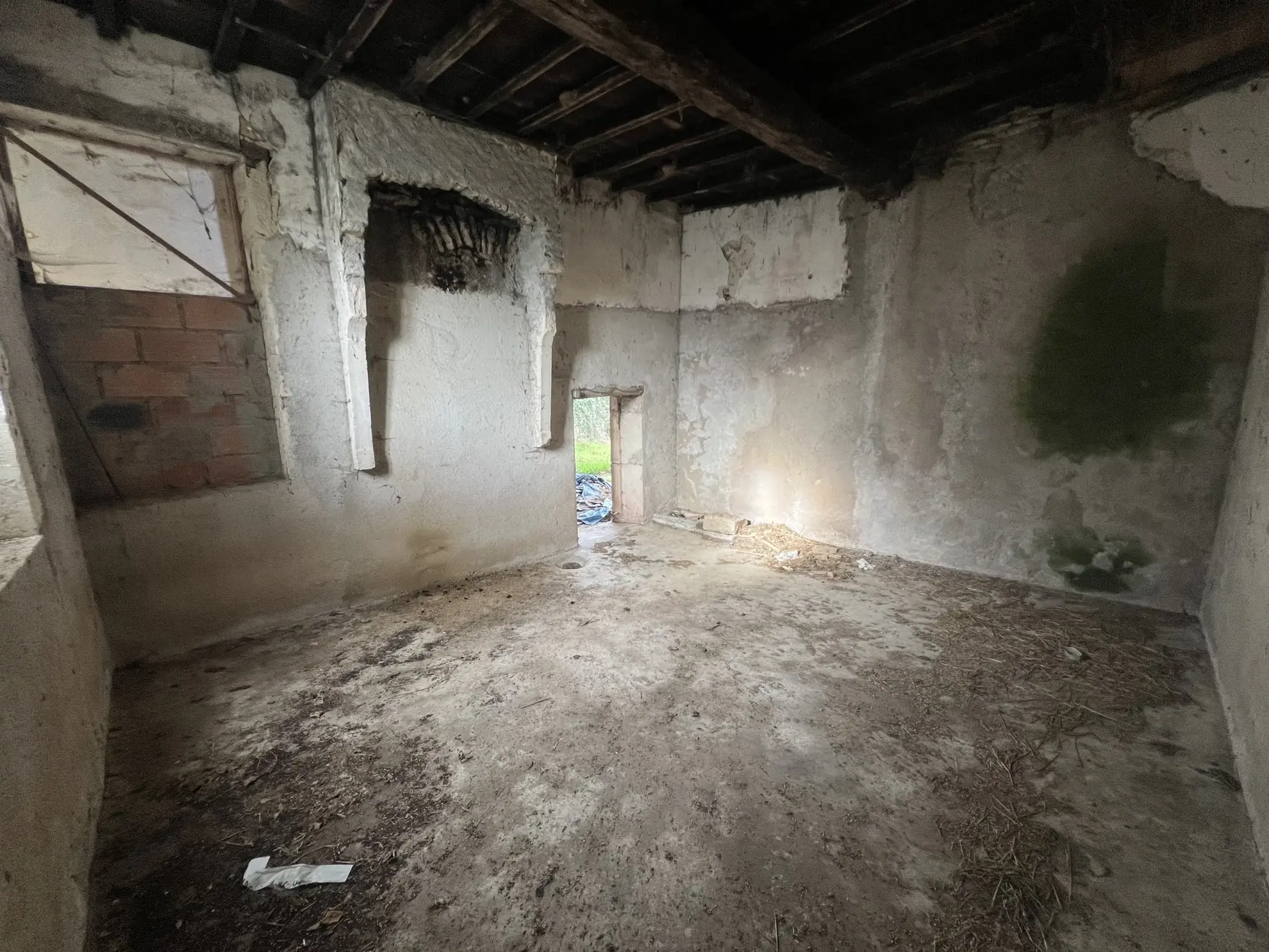 Ancienne grange en pierre à Montbard proche gare TGV — Investissez dans une propriété authentique 