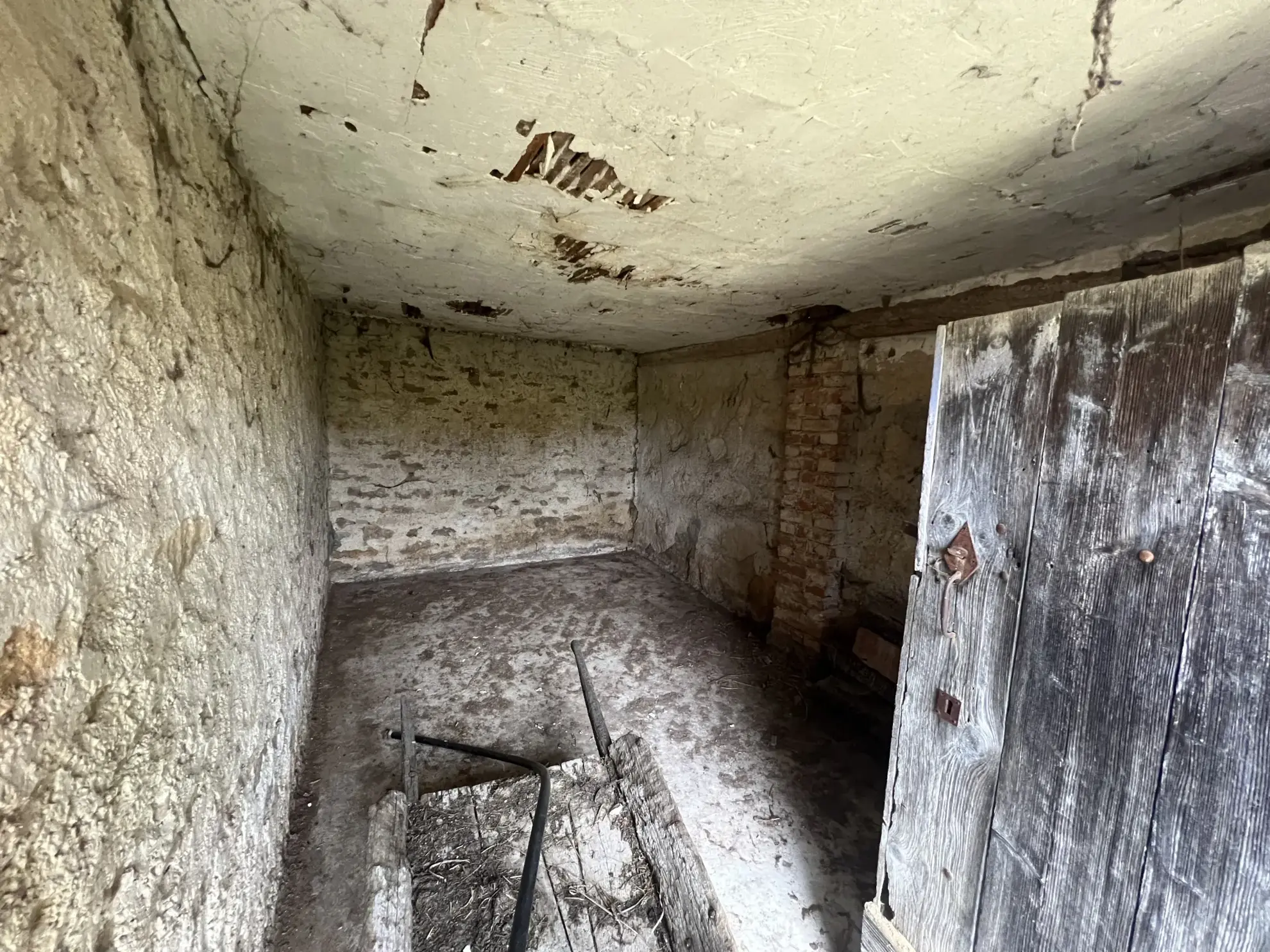 Ancienne grange en pierre à Montbard proche gare TGV — Investissez dans une propriété authentique 