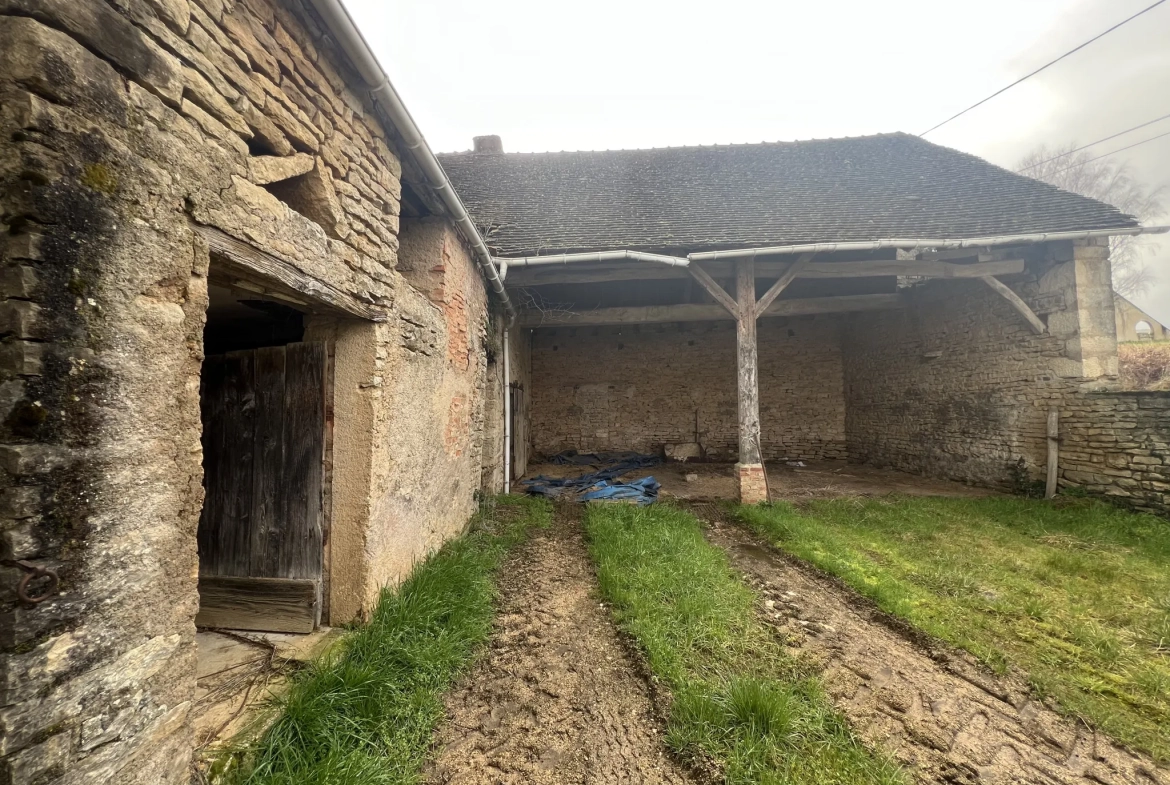 Ancienne grange en pierre à Montbard proche gare TGV — Investissez dans une propriété authentique 