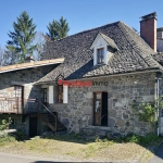 Maison ancienne en pierre avec gîte et dépendance à Marmanhac près d'Aurillac