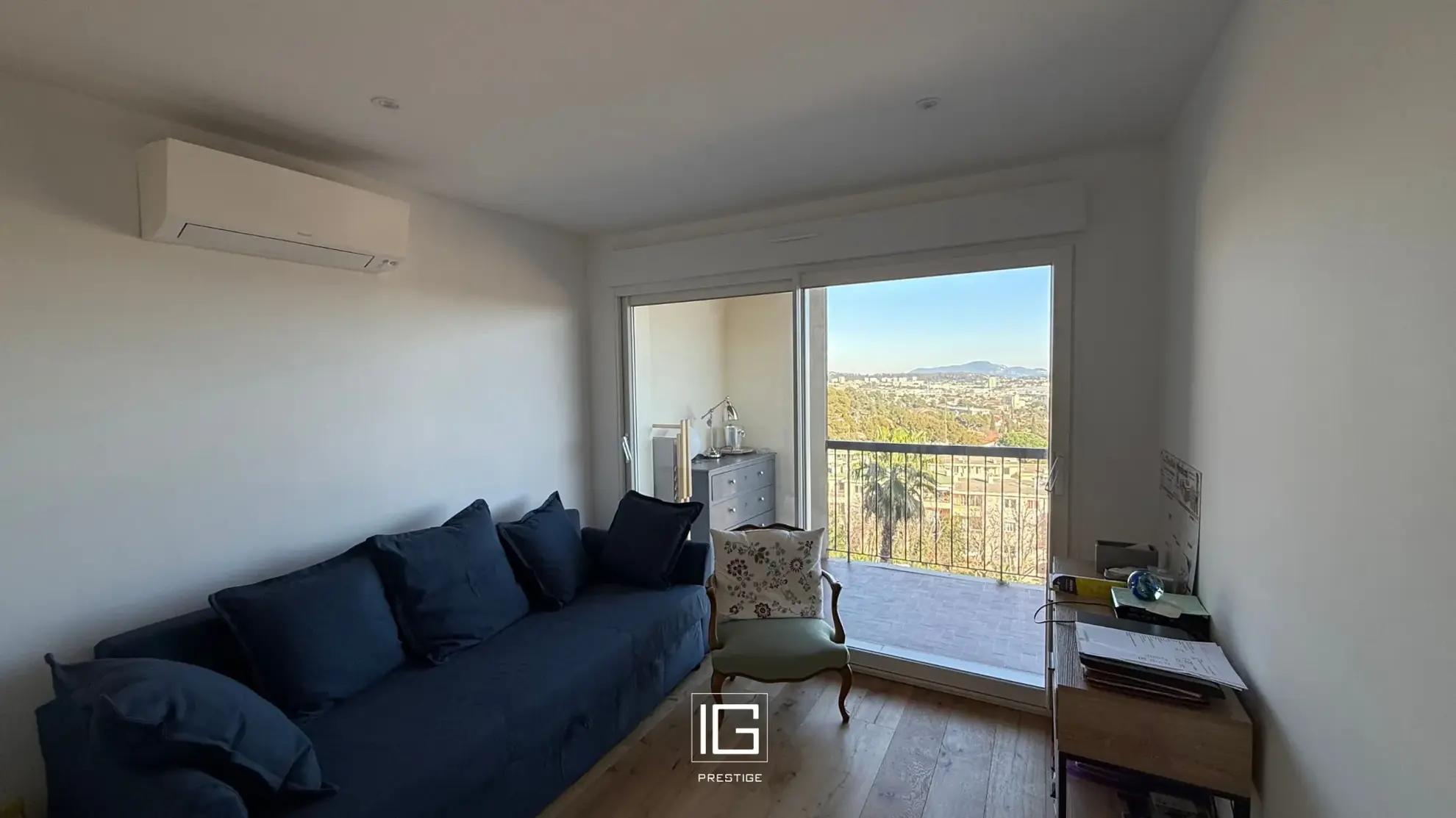 Magnifique appartement de 3 pièces à Toulon avec balcon, vue mer et parking privé 
