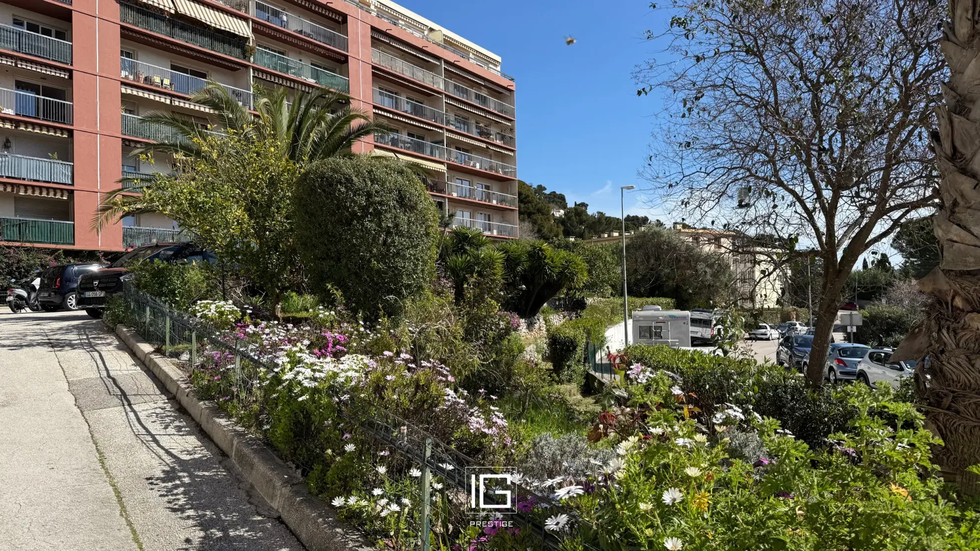 Magnifique appartement de 3 pièces à Toulon avec balcon, vue mer et parking privé 