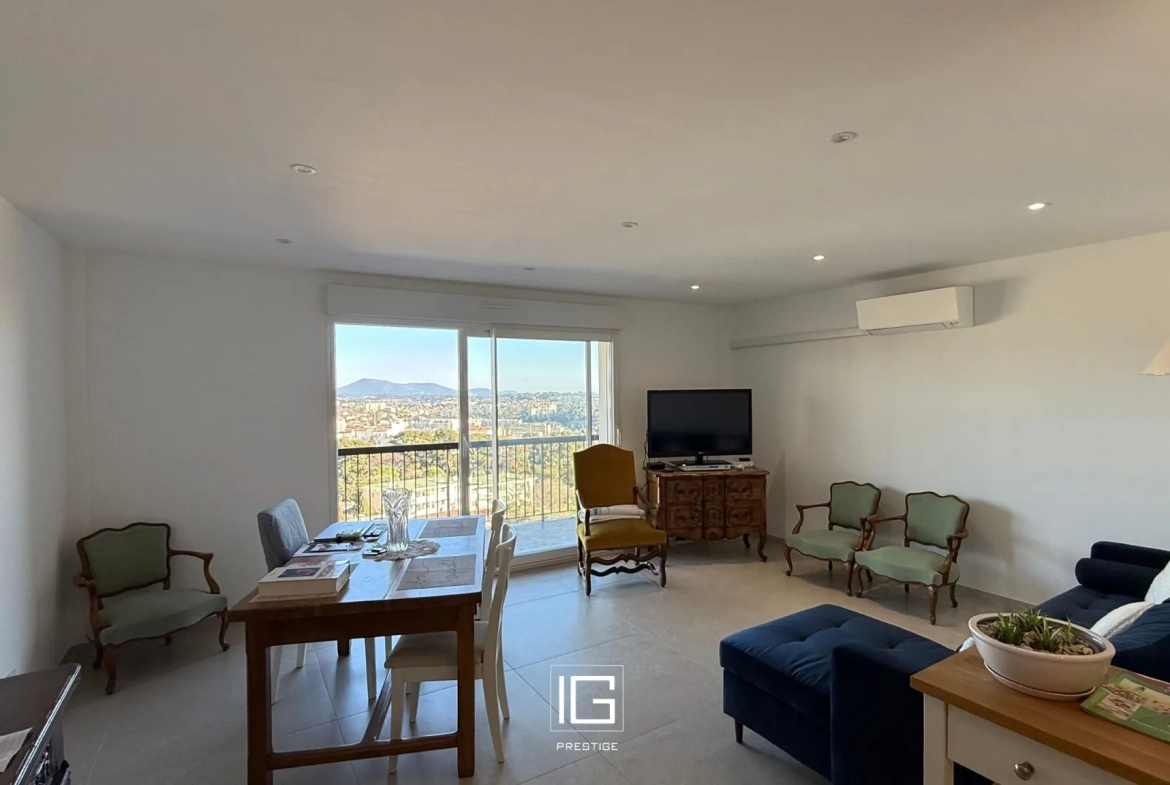 Magnifique appartement de 3 pièces à Toulon avec balcon, vue mer et parking privé 