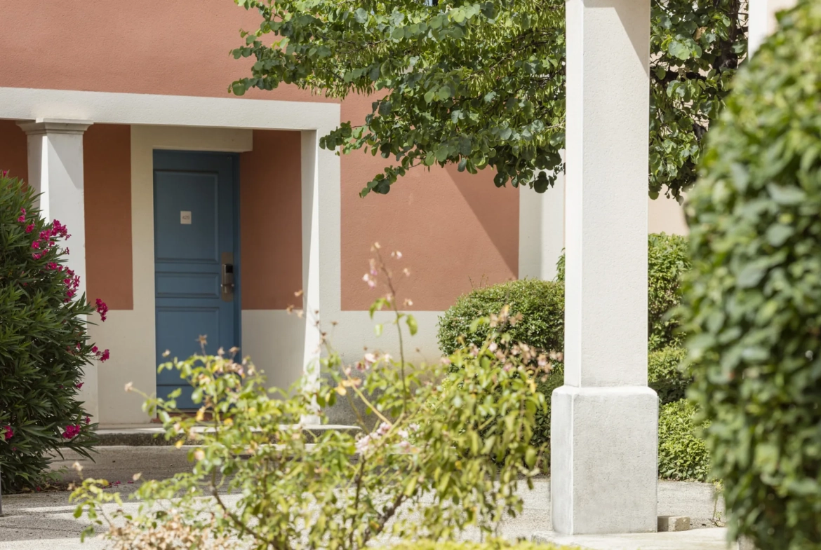 Investissement locatif à Rousset – Appartement 24,37 m² avec terrasse et parking 