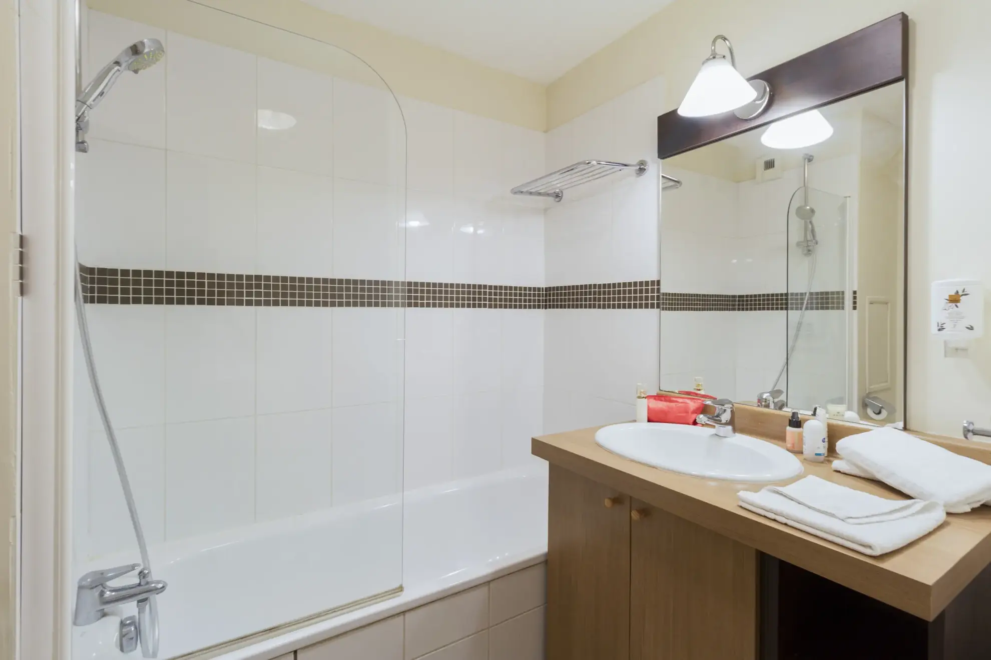 Investissement locatif à Rousset – Appartement 24,37 m² avec terrasse et parking 