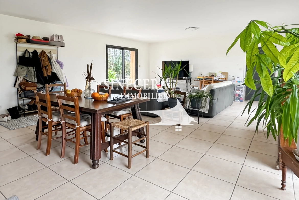 Villa contemporaine à Villetoureix avec terrasse et vue dégagée 