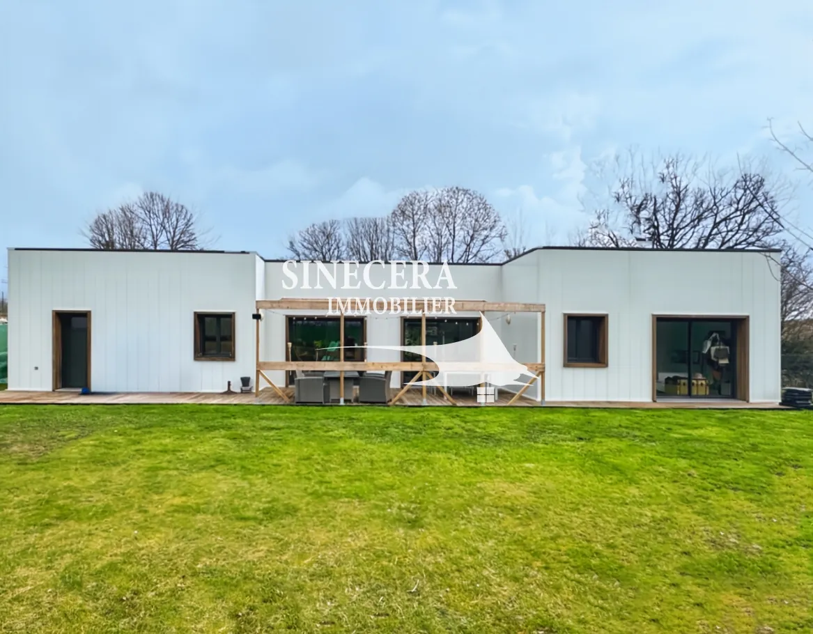 Villa contemporaine à Villetoureix avec terrasse et vue dégagée 