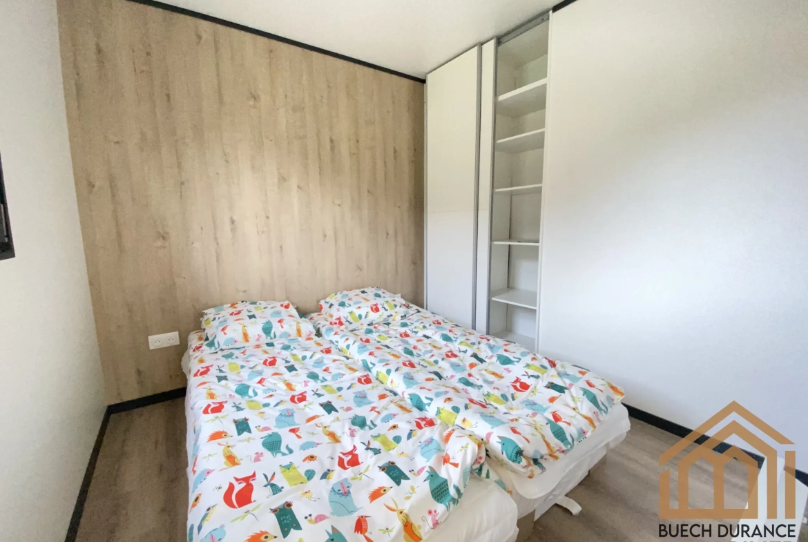 Maison écologique de 45 m² à Manteyer dans une résidence de loisirs 