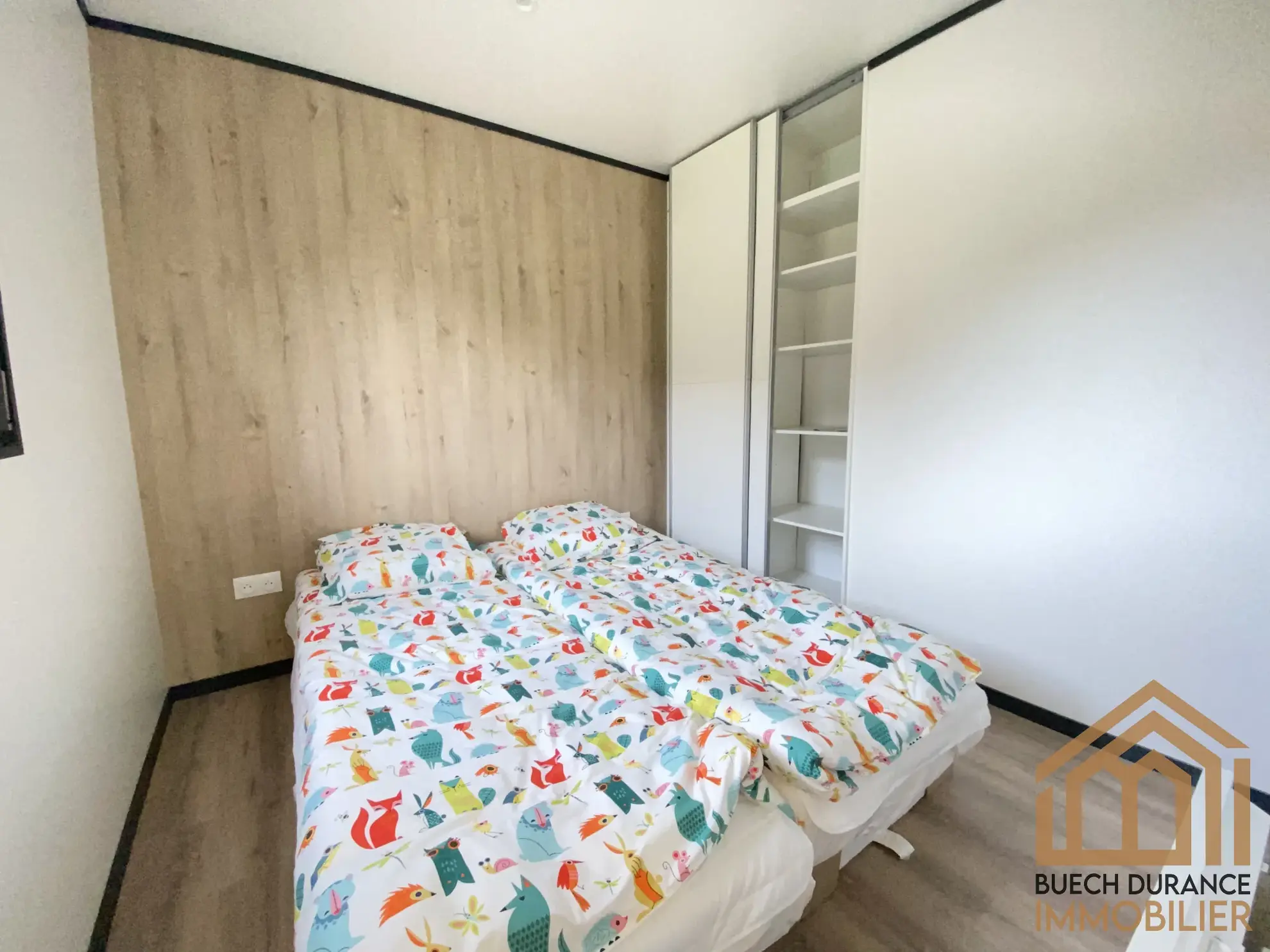 Maison écologique de 45 m² à Manteyer dans une résidence de loisirs 