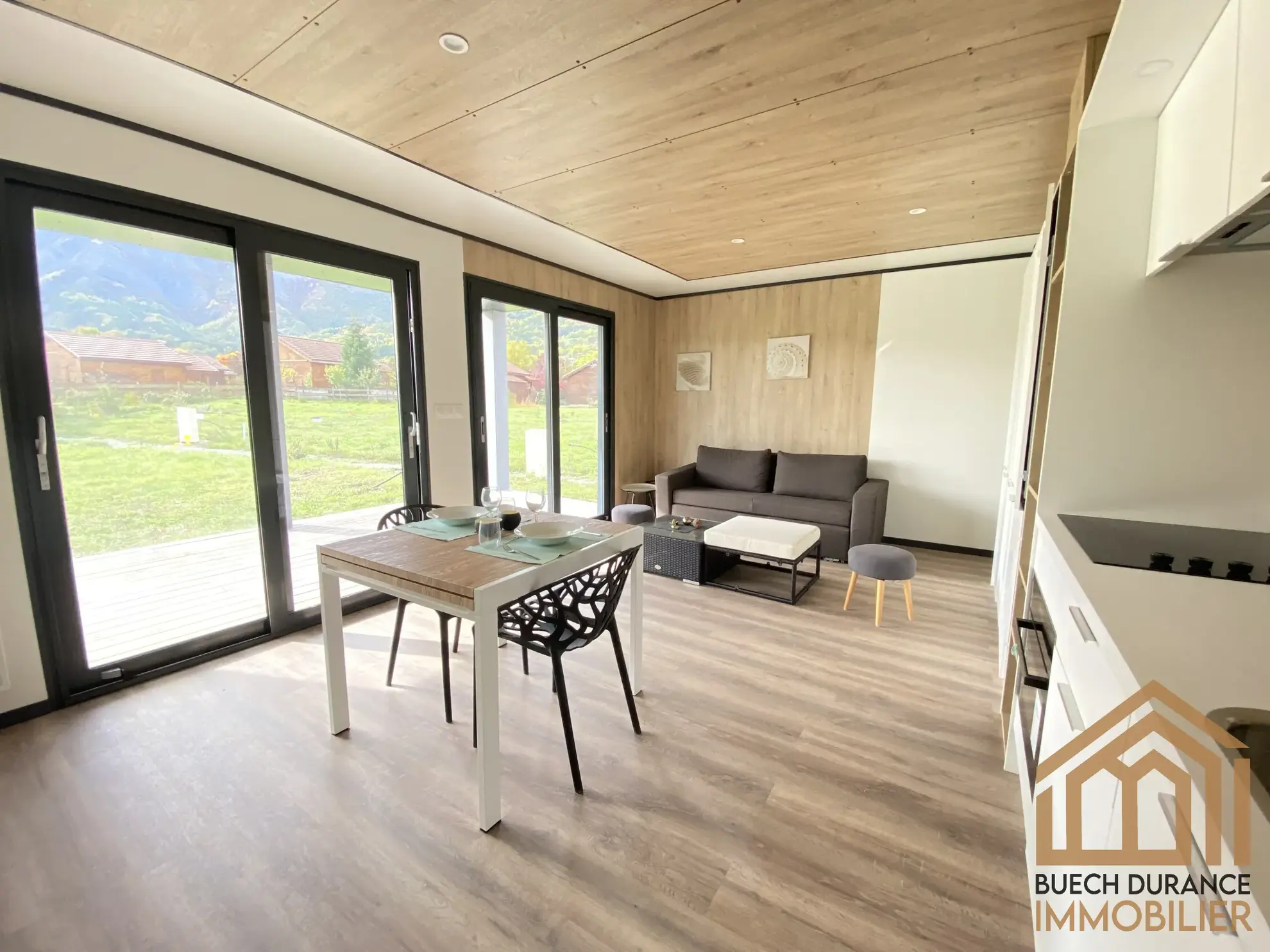 Maison écologique de 45 m² à Manteyer dans une résidence de loisirs 