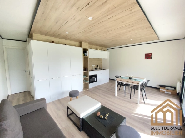 Maison écologique de 45 m² à Manteyer dans une résidence de loisirs