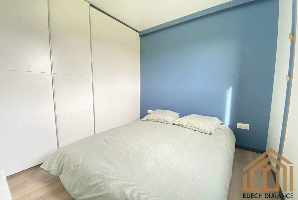Maison écologique de 45 m² à Manteyer dans une résidence de loisirs 