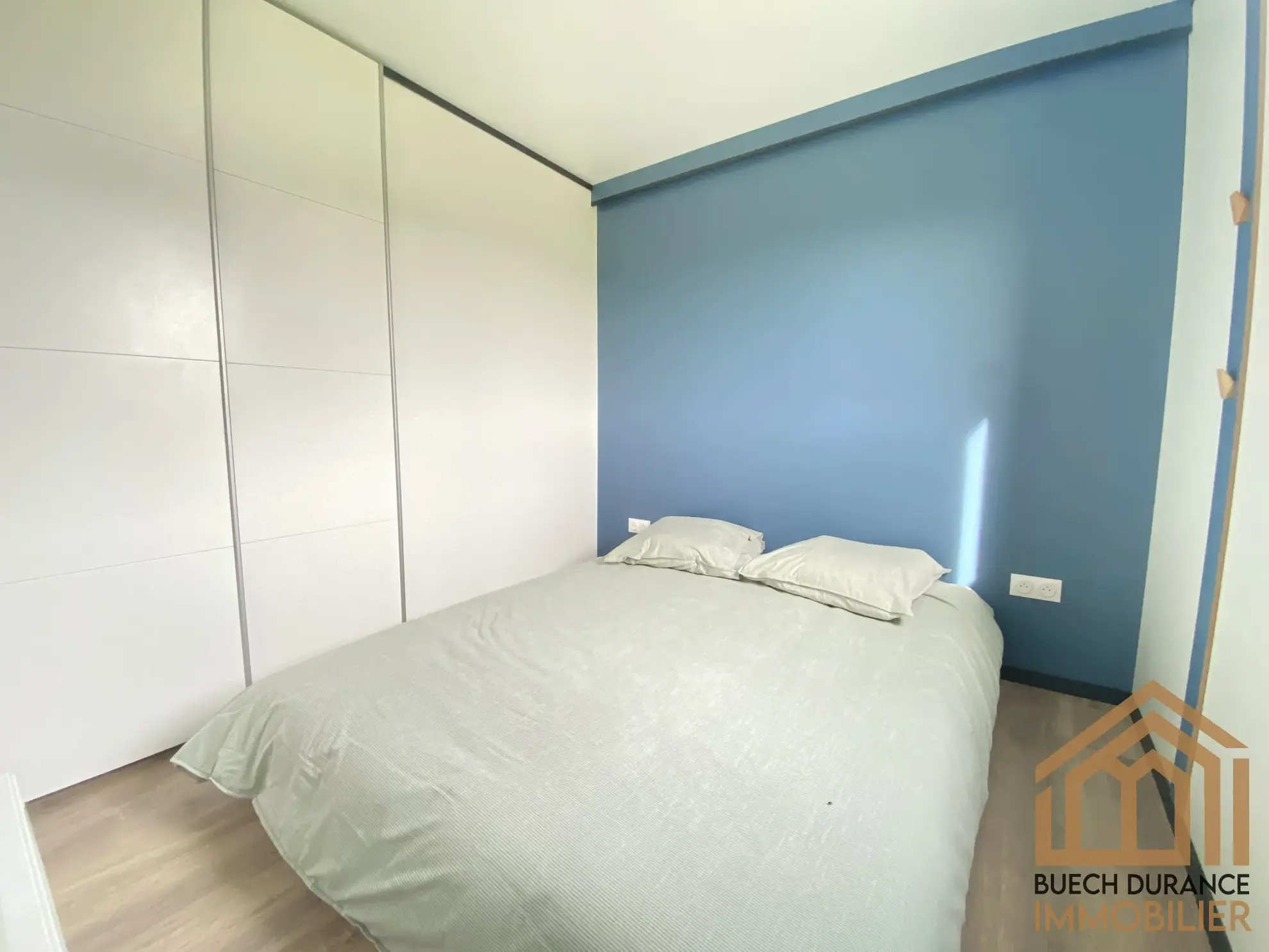Maison écologique de 45 m² à Manteyer dans une résidence de loisirs 
