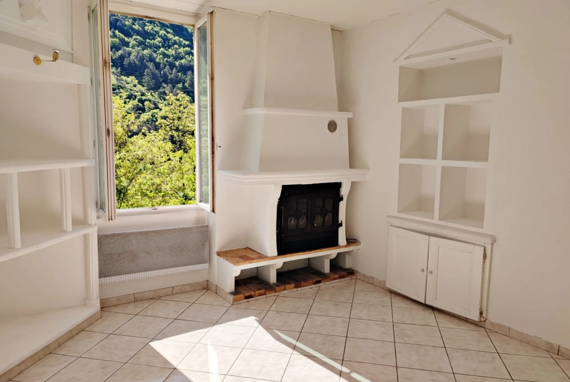 Appartement lumineux de 55 m² à Lantosque avec vue montagne 