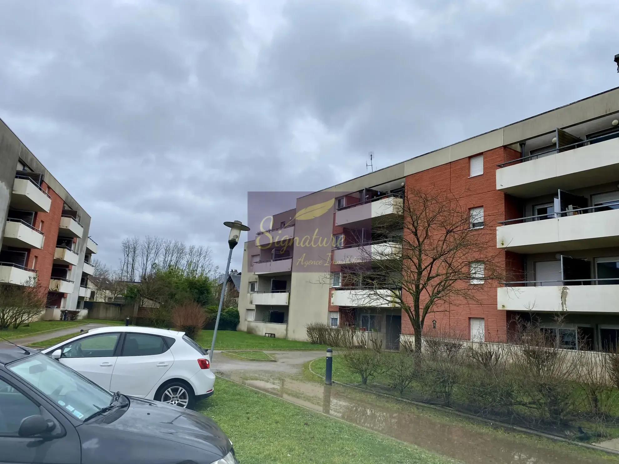 F2 avec Terrasse et Parking au Mans - Investissement Rentable 