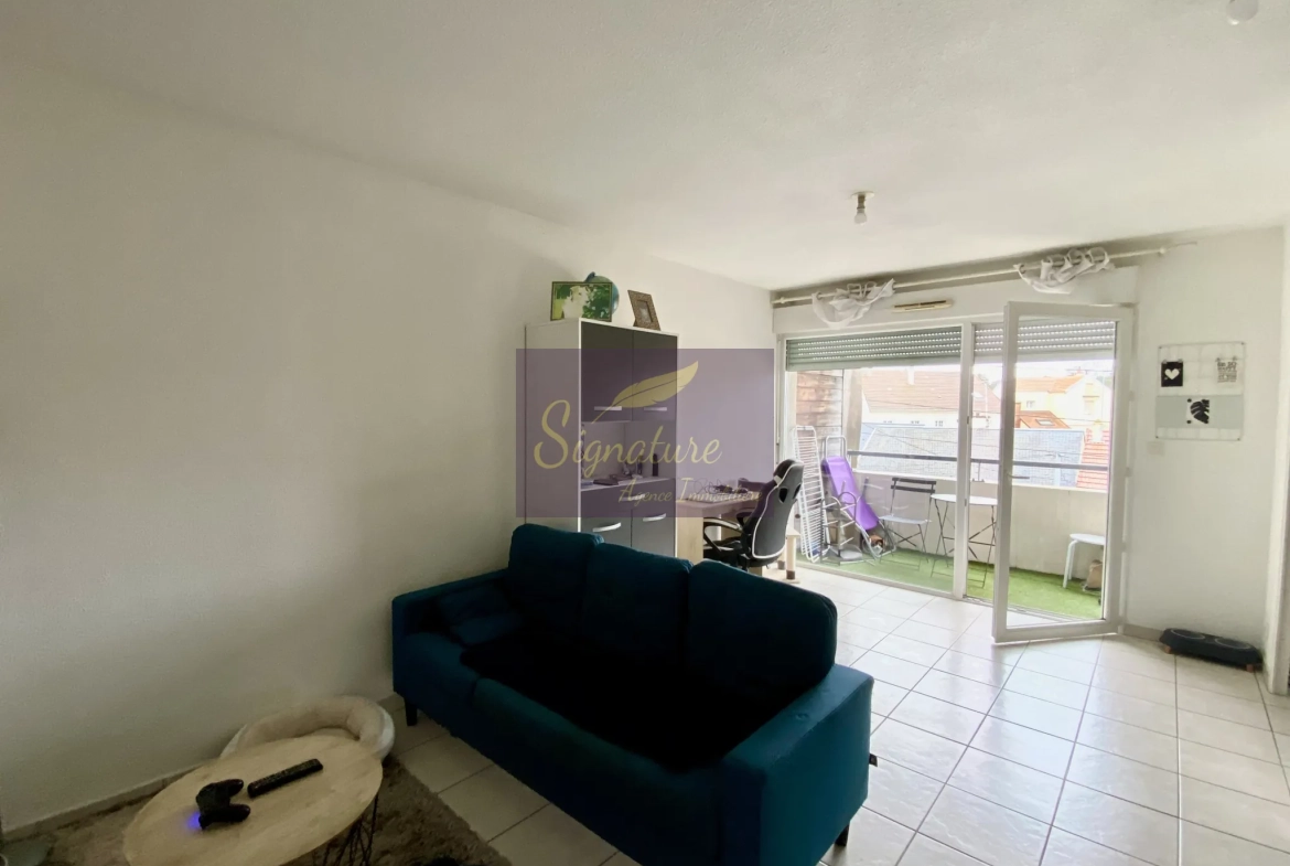 F2 avec Terrasse et Parking au Mans - Investissement Rentable 