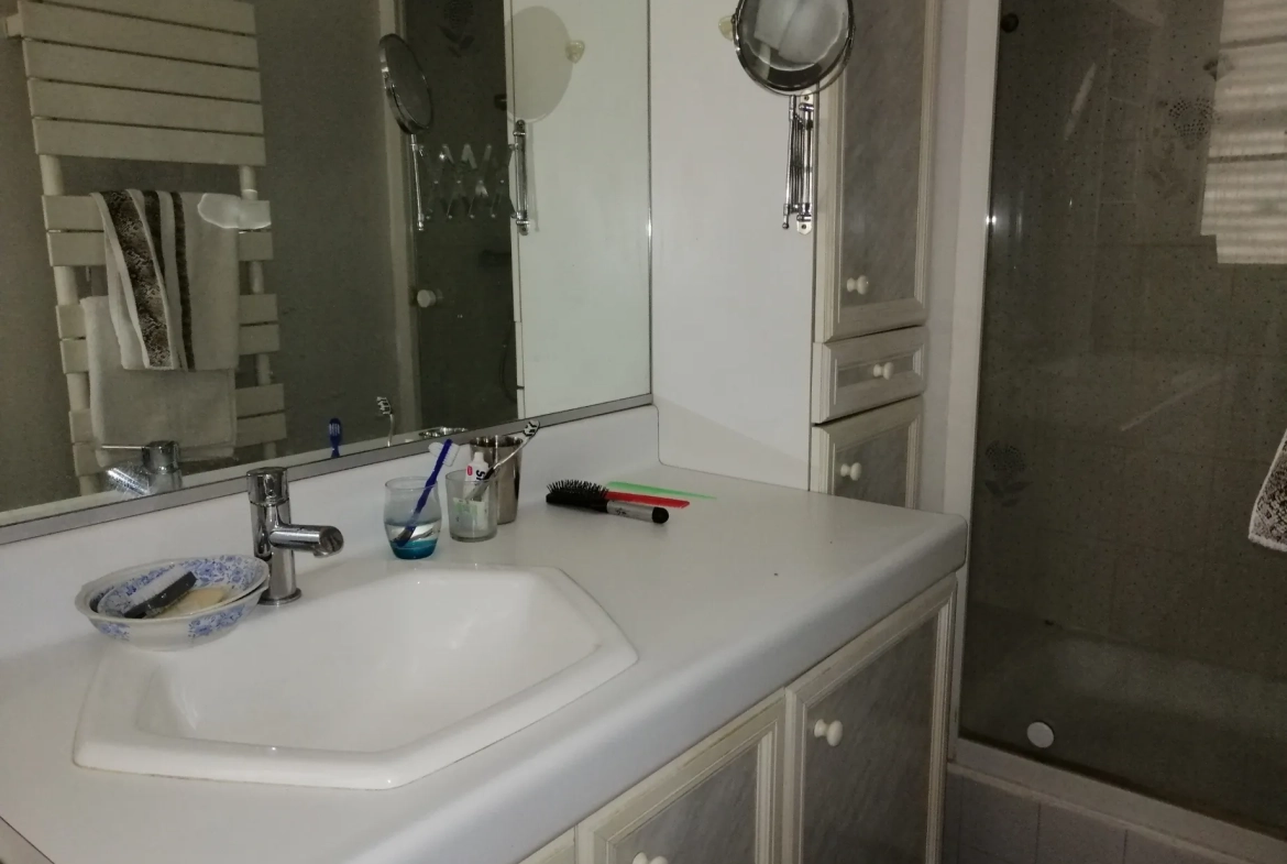 A vendre appartement spacieux de 188 m² avec terrasse au centre-ville de Nevers 