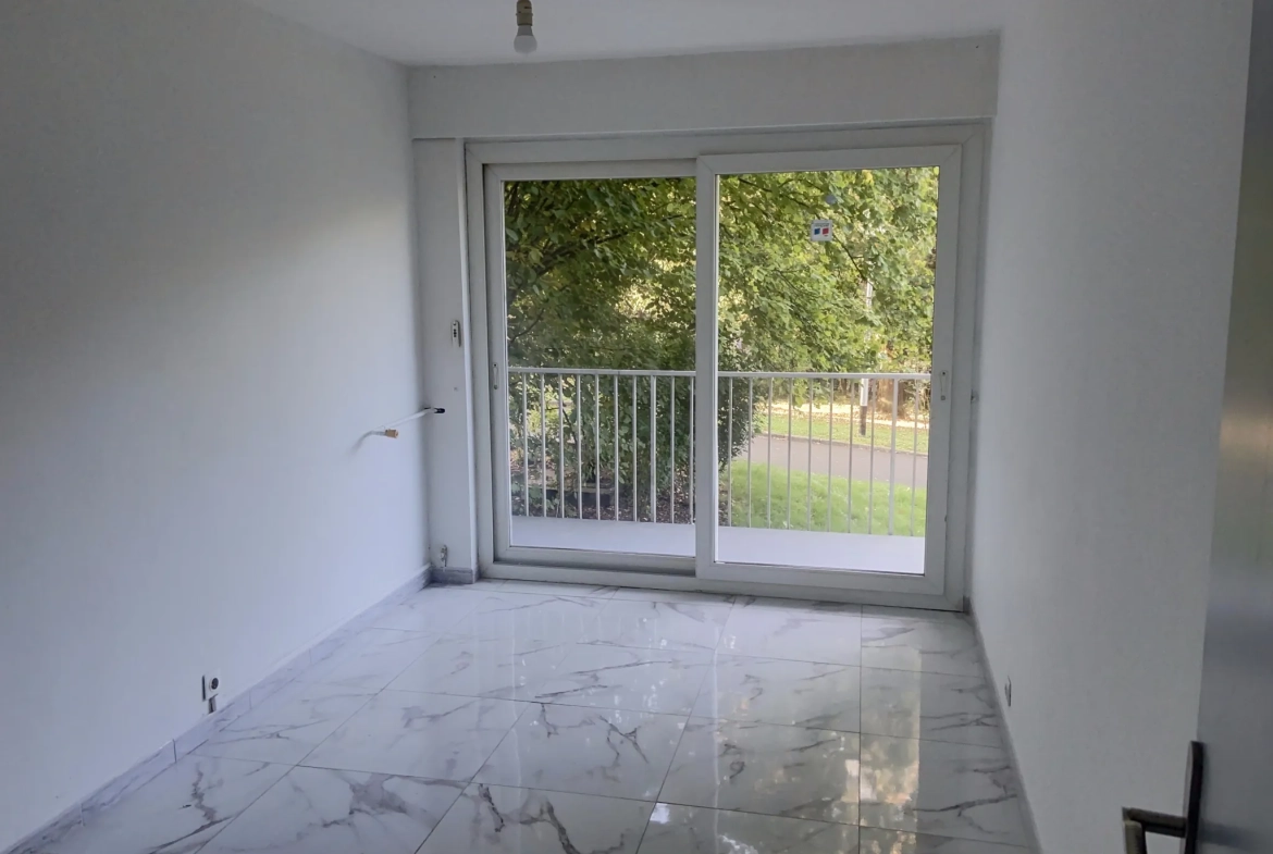 Appartement T5 à Ris-Orangis avec balcon et cave, résidence sécurisée 