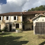 Charmante maison en pierre avec jardin et vue campagne à Saint-Just
