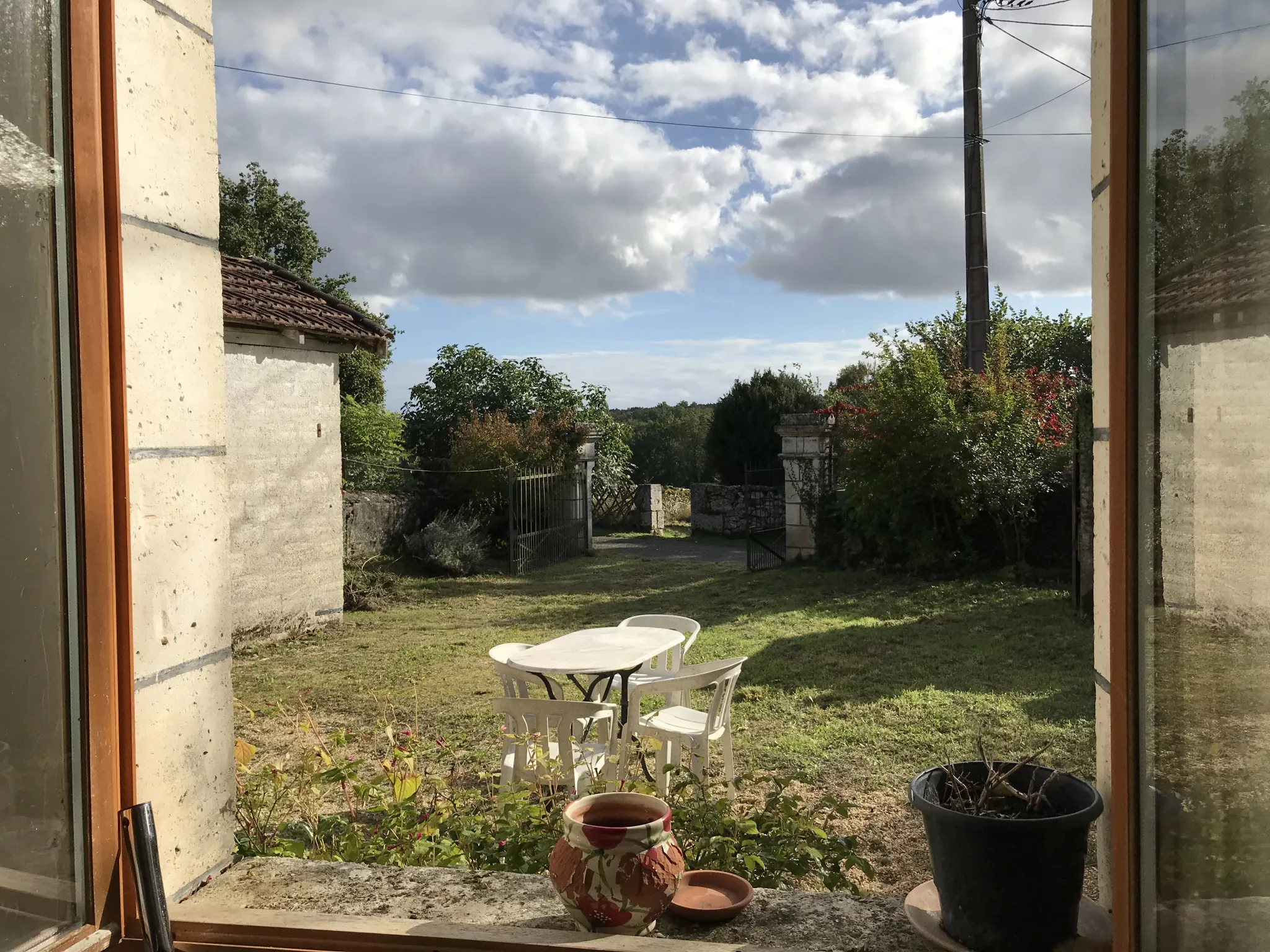 Charmante maison en pierre avec jardin et vue campagne à Saint-Just 