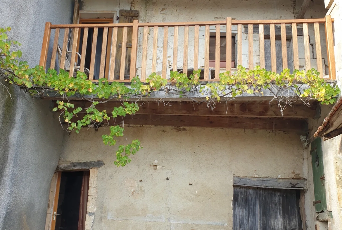 Charmante maison en pierre avec jardin et vue campagne à Saint-Just 
