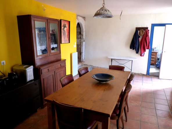 Charmante maison en pierre avec jardin et vue campagne à Saint-Just 