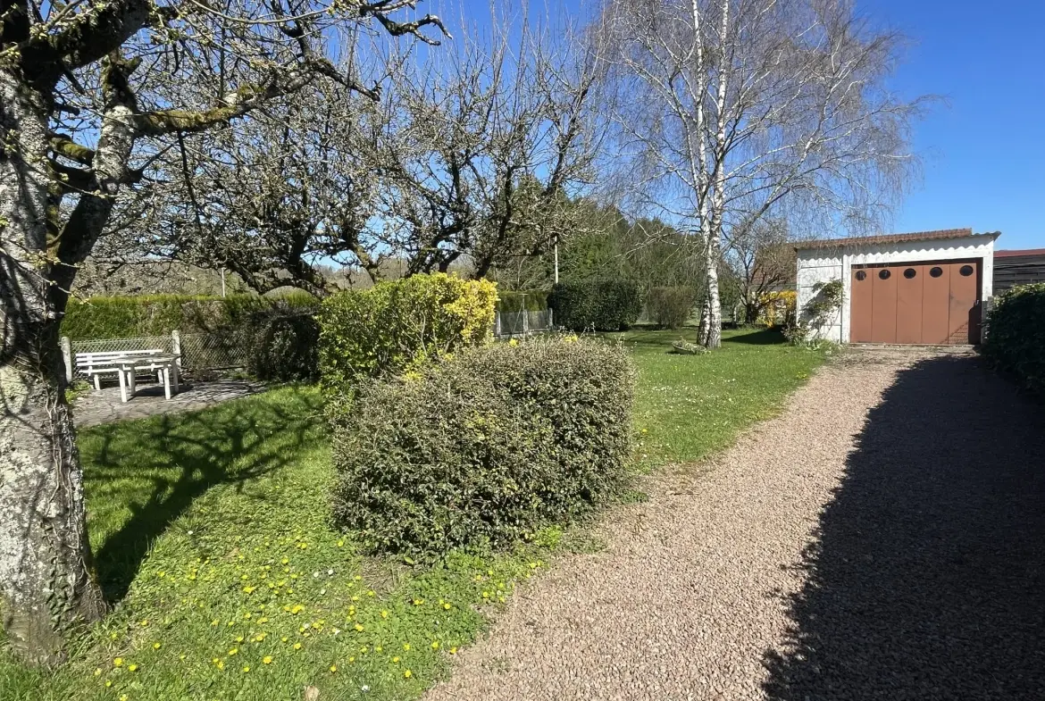 A vendre maison 3 chambres en centre-ville de Prémery, avec garage et jardin 