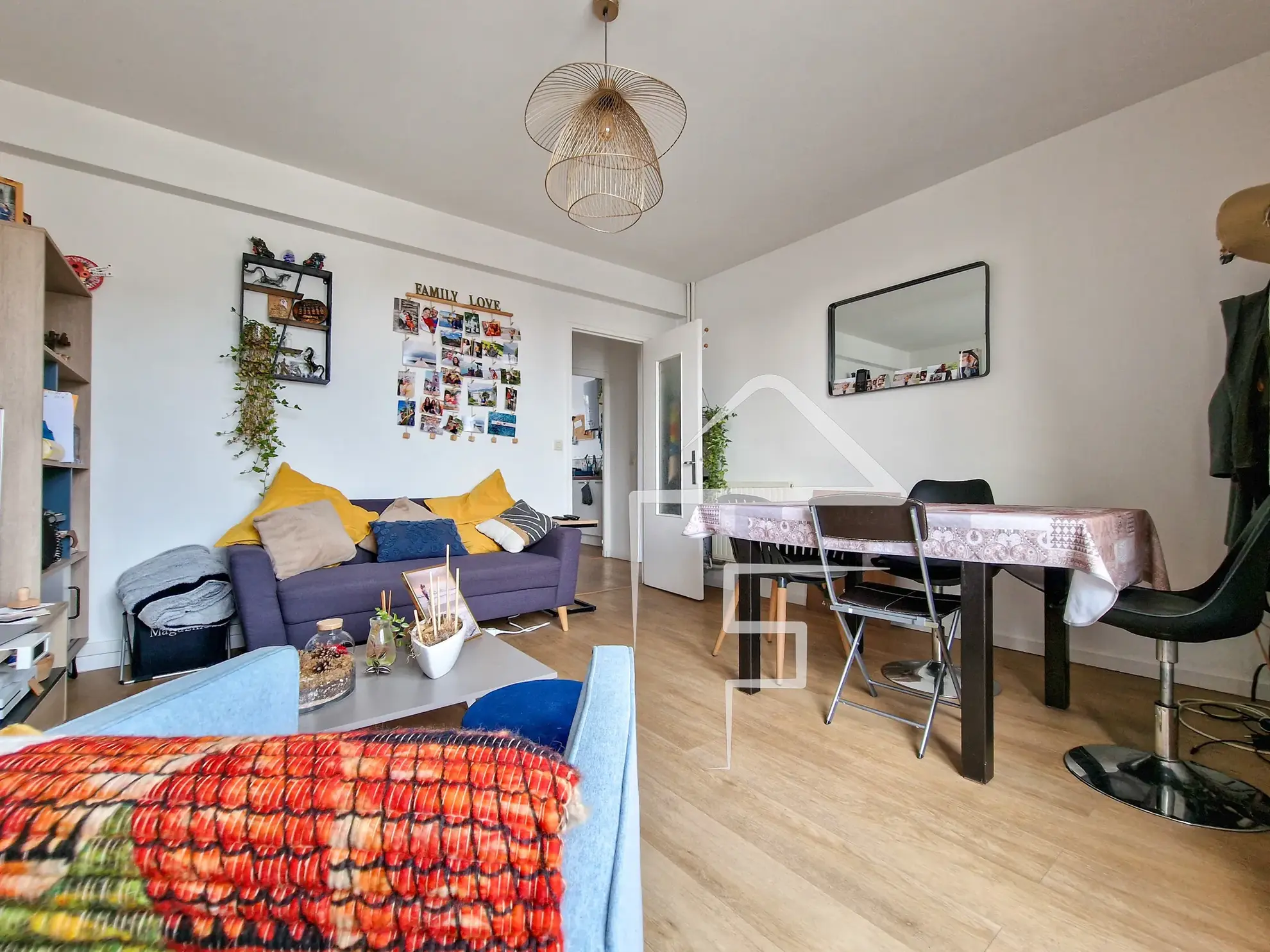 Grand T3 lumineux à Nantes, proximité commerces et transports, avec cave et parking 