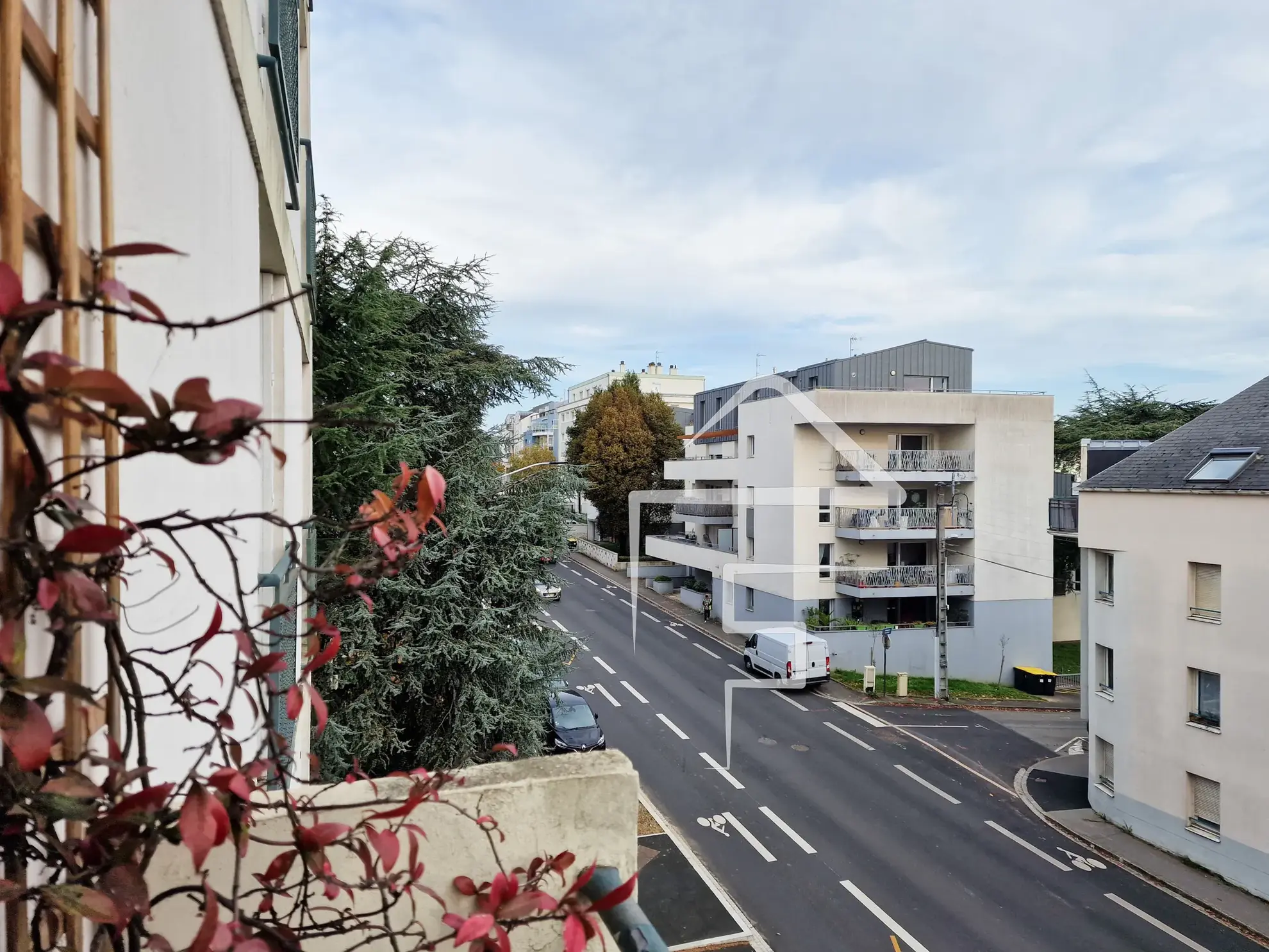 Grand T3 lumineux à Nantes, proximité commerces et transports, avec cave et parking 