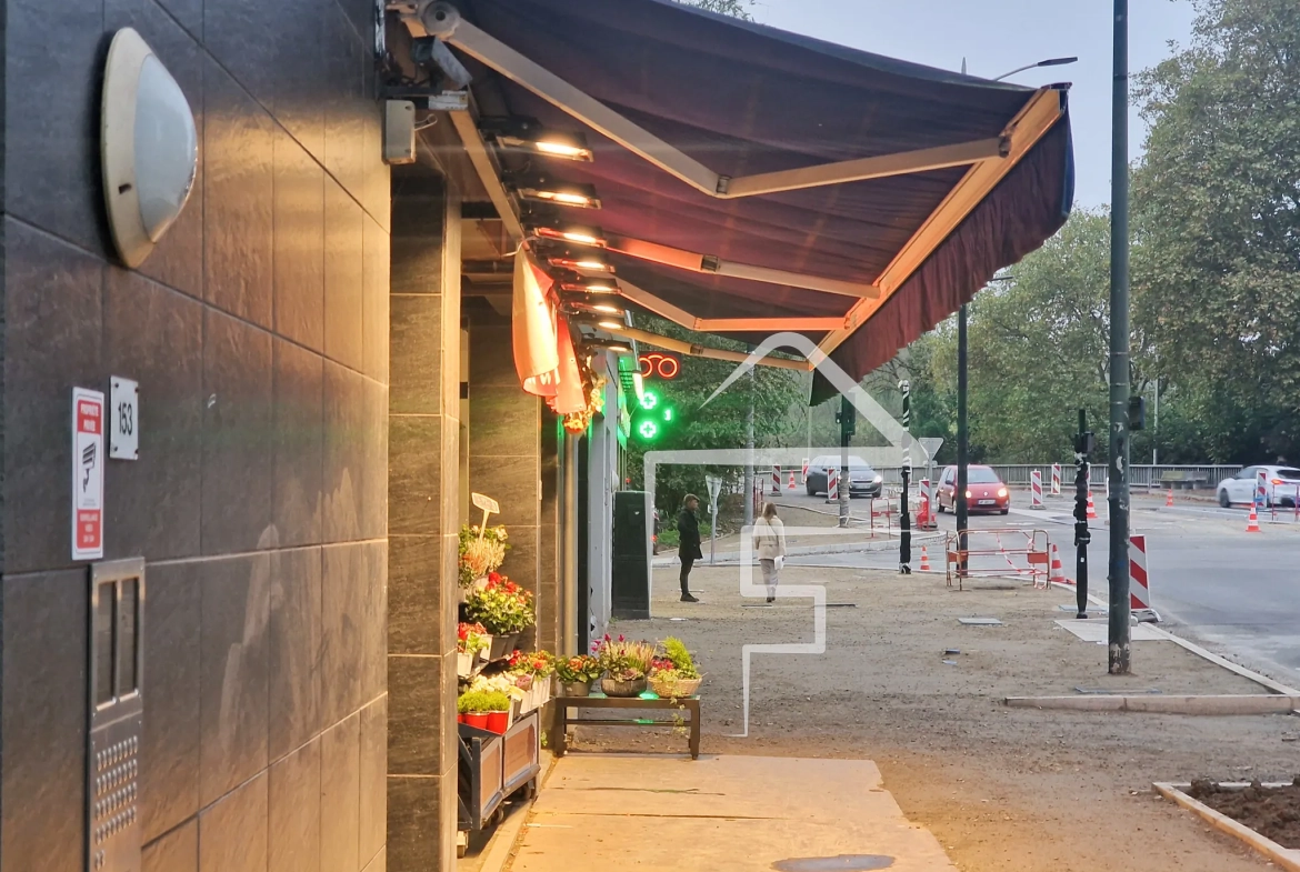 Grand T3 lumineux à Nantes, proximité commerces et transports, avec cave et parking 
