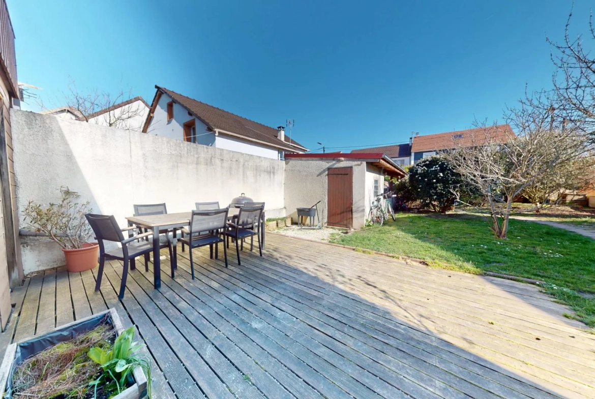 Maison 6 pièces avec grand terrain à Sevran - Proche RER et commodités 