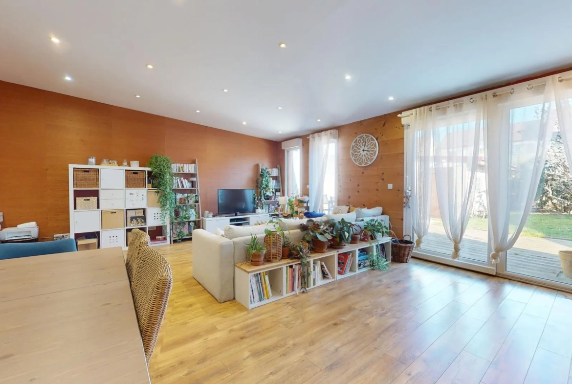 Maison 6 pièces avec grand terrain à Sevran - Proche RER et commodités 