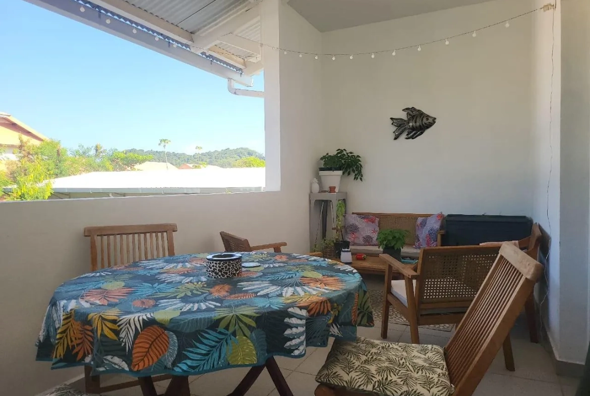 Appartement duplex T2 bis de 79,05 m² à Cayenne dans le quartier de Baduel 