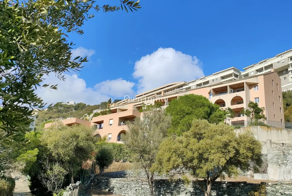 Appartement F3 avec Terrasse et Vue Mer à Bastia Fango 