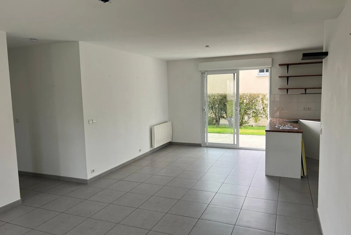 Pavillon de plain pied à vendre à Rouessé Fontaine, 80 m² avec garage et jardin 