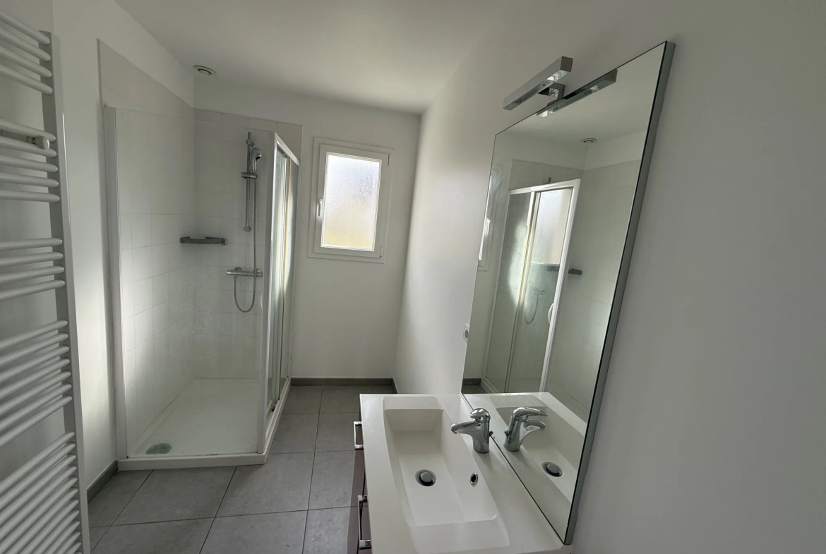 Pavillon de plain pied à vendre à Rouessé Fontaine, 80 m² avec garage et jardin 