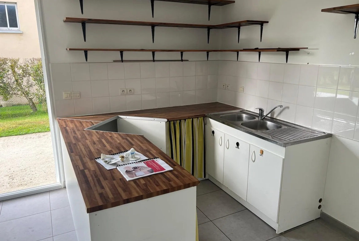 Pavillon de plain pied à vendre à Rouessé Fontaine, 80 m² avec garage et jardin 