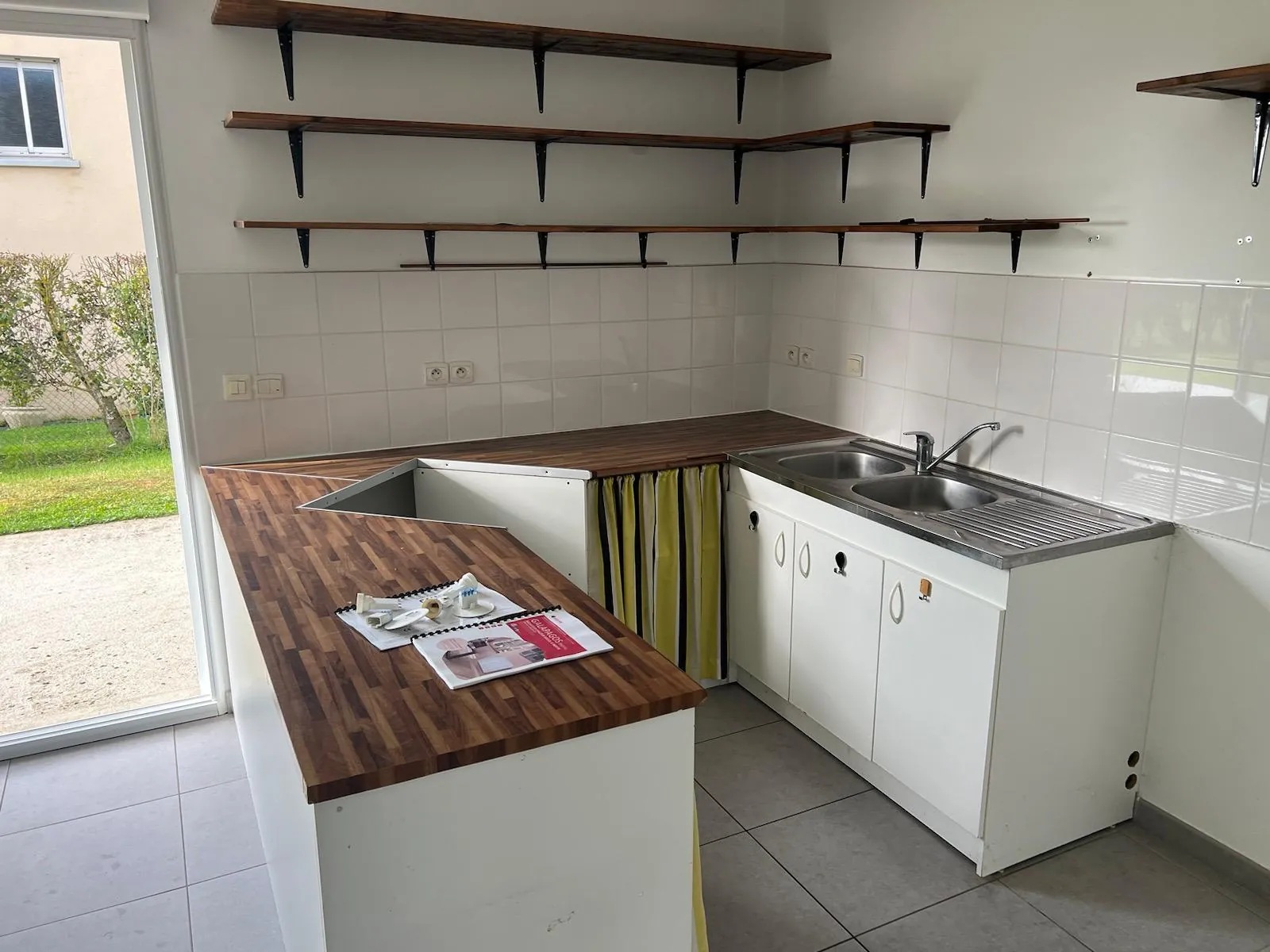 Pavillon de plain pied à vendre à Rouessé Fontaine, 80 m² avec garage et jardin 