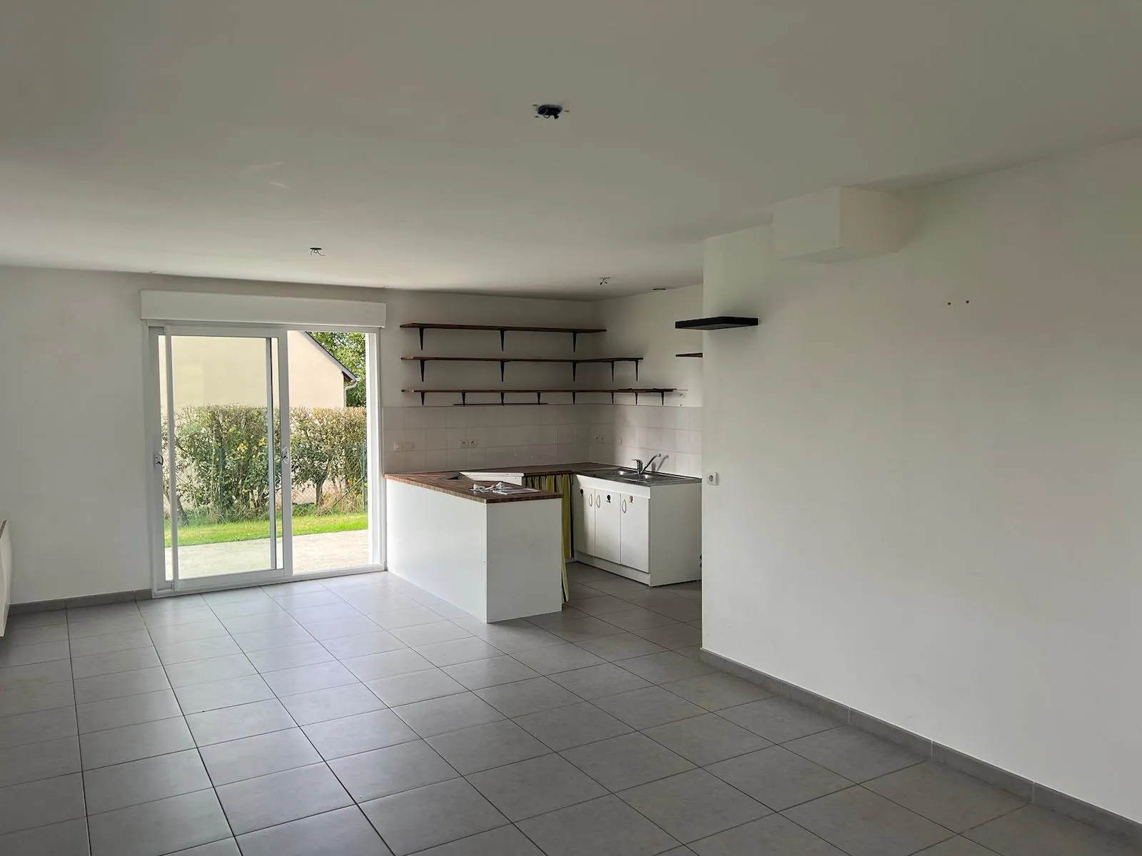 Pavillon de plain pied à vendre à Rouessé Fontaine, 80 m² avec garage et jardin 