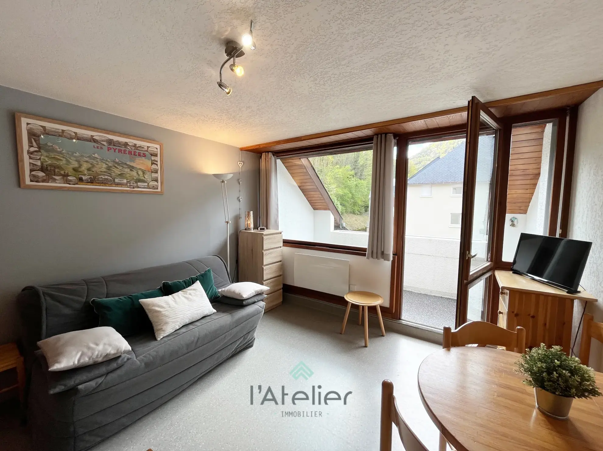 Studio rénové de 23 m² avec terrasse au cœur de Saint-Lary, exposition Sud-Ouest 
