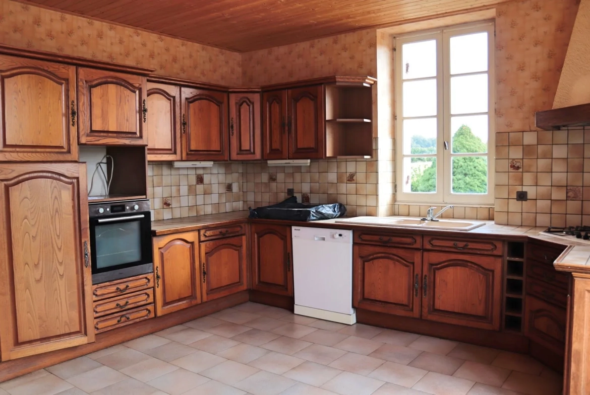 Ancienne ferme viticole à Caplong avec dépendances et terrain de 6095 m² 